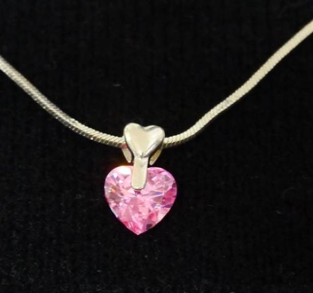 新品diva LONDONアンティーク調Wハートピンクストーンネックレス < 女性アクセサリー/時計  新品diva LONDONアンティーク調Wハートピンクストーンネックレス < 女性アクセサリー/時計の