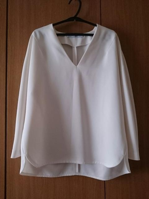 titivate ティティベイト☆Vネックプルオーバー★ホワイト☆ゆるカワ★シンプル☆ < ブランド  titivate ティティベイト☆Vネックプルオーバー★ホワイト☆ゆるカワ★シンプル☆ < ブランドの