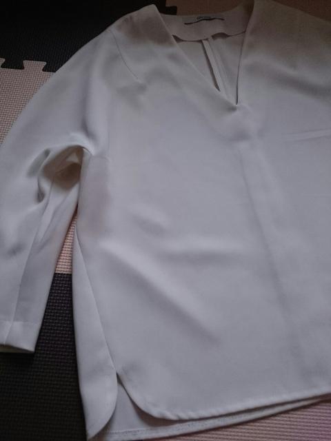 titivate ティティベイト☆Vネックプルオーバー★ホワイト☆ゆるカワ★シンプル☆ < ブランド  titivate ティティベイト☆Vネックプルオーバー★ホワイト☆ゆるカワ★シンプル☆ < ブランドの