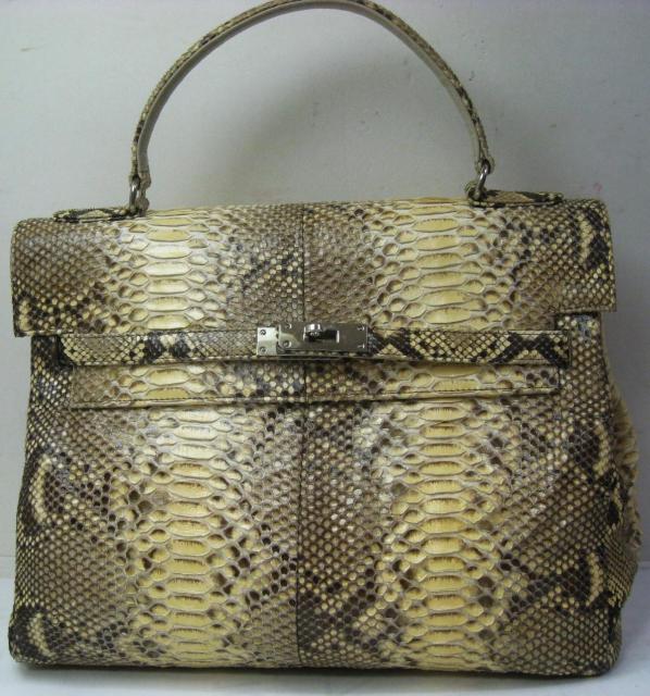 美品 ヘビ革 大型 ハンドバック A4 収納可 W 34cm 蛇革 ニシキヘビ < 女性ファッション  美品 ヘビ革 大型 ハンドバック A4 収納可 W 34cm 蛇革 ニシキヘビ  < 女性ファッションの