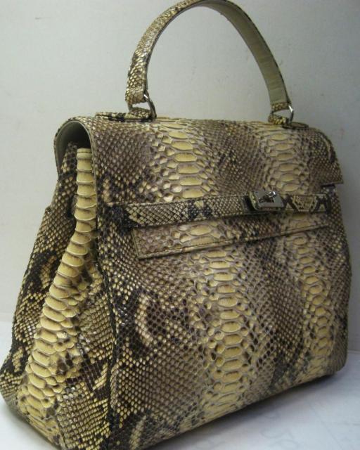 美品 ヘビ革 大型 ハンドバック A4 収納可 W 34cm 蛇革 ニシキヘビ < 女性ファッション  美品 ヘビ革 大型 ハンドバック A4 収納可 W 34cm 蛇革 ニシキヘビ < 女性ファッションの