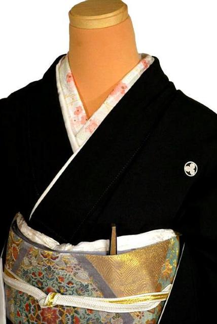 黒留袖 最高峰 新品同様 越後染印傳 根津青宗 手描 暈染め 金彩 文箱花文 比翼 身丈160.5cm 裄68.5cm T3662 < 女性ファッション 黒留袖 最高峰 新品同様 越後染印傳 根津青宗 手描 暈染め 金彩 文箱花文 比翼 身丈160.5cm 裄68.5cm T3662 < 女性ファッションの