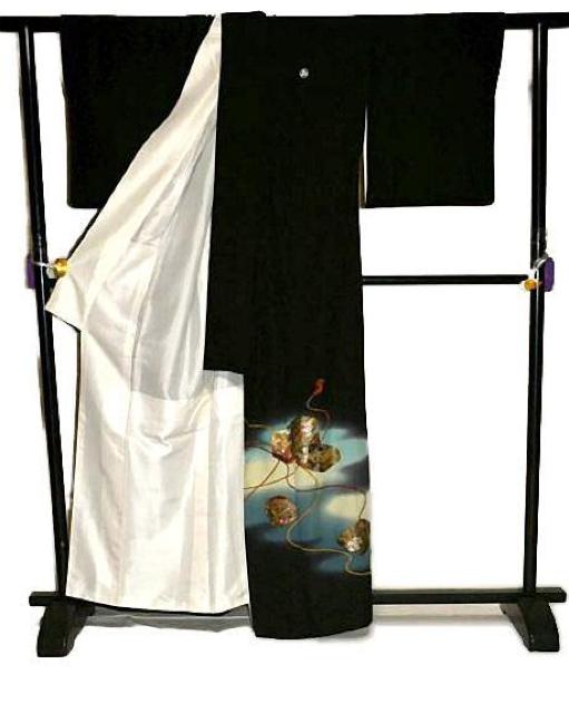 黒留袖 最高峰 新品同様 越後染印傳 根津青宗 手描 暈染め 金彩 文箱花文 比翼 身丈160.5cm 裄68.5cm T3662 < 女性ファッション 黒留袖 最高峰 新品同様 越後染印傳 根津青宗 手描 暈染め 金彩 文箱花文 比翼 身丈160.5cm 裄68.5cm T3662 < 女性ファッションの