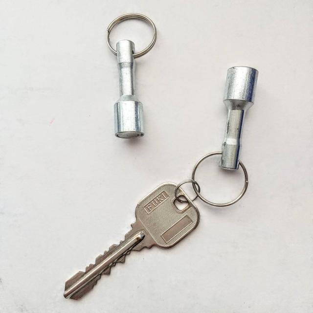 ワンタッチ キーホルダー 強力磁石タイプ 簡単脱着 < 男性ファッション  ワンタッチ キーホルダー 強力磁石タイプ 簡単脱着  < 男性ファッションの