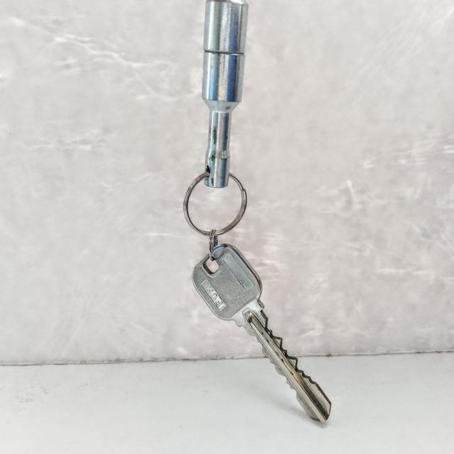 ワンタッチ キーホルダー 強力磁石タイプ 簡単脱着 < 男性ファッション  ワンタッチ キーホルダー 強力磁石タイプ 簡単脱着 < 男性ファッションの