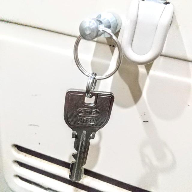 ワンタッチ キーホルダー 強力磁石タイプ 簡単脱着 < 男性ファッション  ワンタッチ キーホルダー 強力磁石タイプ 簡単脱着 < 男性ファッションの