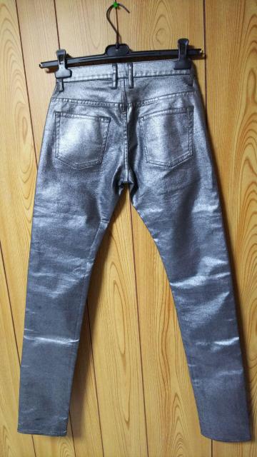 正規新古 レア リチウムオム シルバーコーティングデニム黒 26最小 ポリウレタン樹脂加工 ラスター箔シルバー光沢ブラックジーンズ < ブランド  正規新古 レア リチウムオム シルバーコーティングデニム黒 26最小 ポリウレタン樹脂加工 ラスター箔シルバー光沢ブラックジーンズ < ブランドの