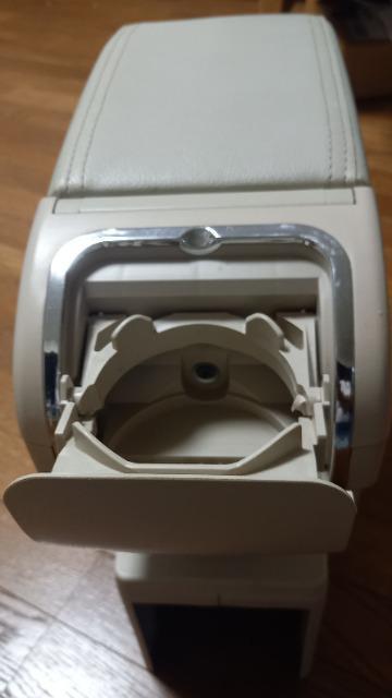 アームレスト コンソールボックス 綺麗 USB付き < 自動車/バイク アームレスト コンソールボックス 綺麗 USB付き < 自動車/バイク