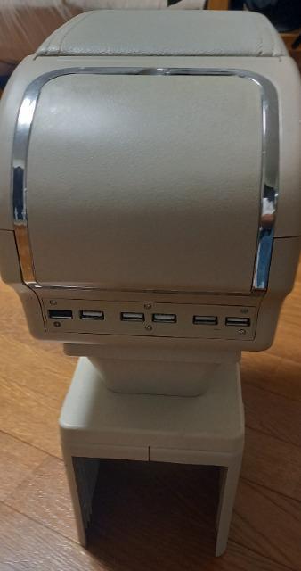 アームレスト コンソールボックス 綺麗 USB付き < 自動車/バイク アームレスト コンソールボックス 綺麗 USB付き < 自動車/バイク
