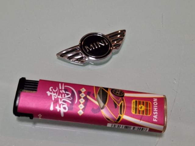 ●BMW MINI cooper ミニ クーパー クロームメッキ/ブラックカラー メタル製 スモール エンブレム! < 自動車/バイク ●BMW MINI cooper ミニ クーパー クロームメッキ/ブラックカラー メタル製 スモール エンブレム! < 自動車/バイク