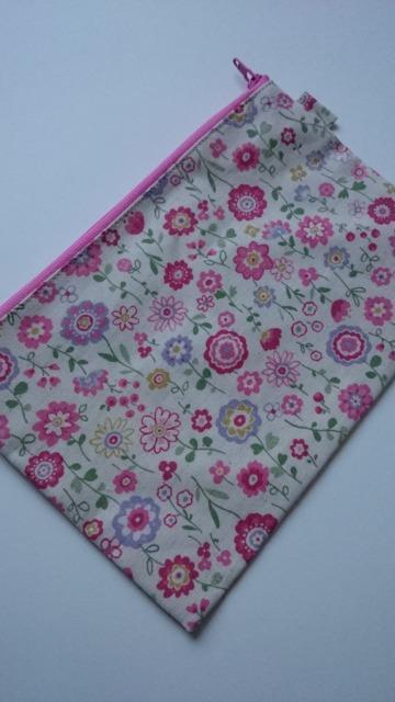 新品未使用☆ポーチ★キナリ×カラフル花柄☆ピンク系★ < 女性ファッション 新品未使用☆ポーチ★キナリ×カラフル花柄☆ピンク系★ < 女性ファッションの