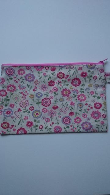 新品未使用☆ポーチ★キナリ×カラフル花柄☆ピンク系★ < 女性ファッション 新品未使用☆ポーチ★キナリ×カラフル花柄☆ピンク系★ < 女性ファッションの