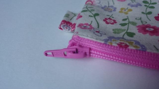 新品未使用☆ポーチ★キナリ×カラフル花柄☆ピンク系★ < 女性ファッション 新品未使用☆ポーチ★キナリ×カラフル花柄☆ピンク系★ < 女性ファッションの