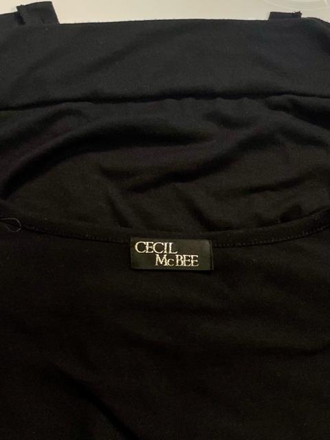 CECIL MCBEE ̃rW[t{J[fBK