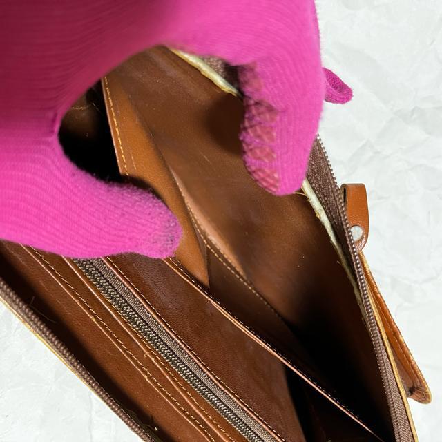 yROBERTA ROSSI / x^bVz Eht@Xi[ z  t@bV 