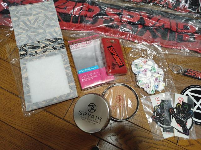 SPYAIR ライブ LIVE グッズ タオル 直筆サイン入り < タレントグッズ SPYAIR ライブ LIVE グッズ タオル 直筆サイン入り < タレントグッズの