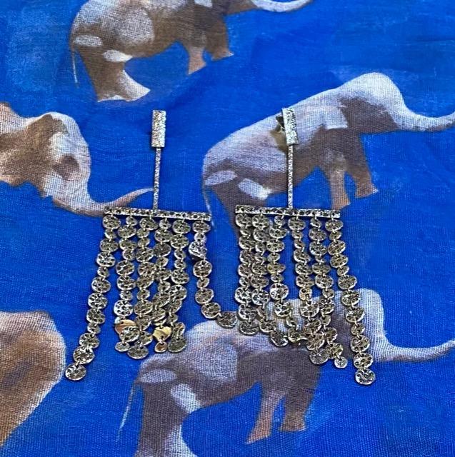 メタル シャラシャラピアス 未使用 < 女性アクセサリー/時計  メタル シャラシャラピアス 未使用  < 女性アクセサリー/時計の