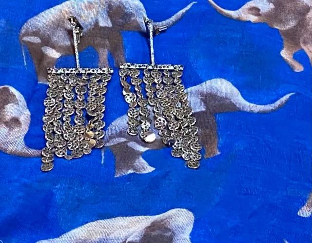 メタル シャラシャラピアス 未使用 < 女性アクセサリー/時計  メタル シャラシャラピアス 未使用 < 女性アクセサリー/時計の