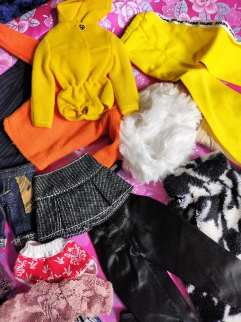 ジェニー、バービー、モモコsizeのアウトフィット多数セット < おもちゃ ジェニー、バービー、モモコsizeのアウトフィット多数セット < おもちゃの