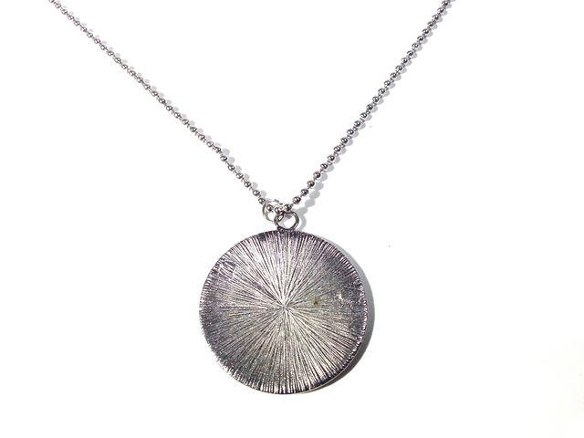 極美品 未使用★砂時計?のようなマークのネックレス★ < 男性アクセサリー/時計  極美品 未使用★砂時計?のようなマークのネックレス★ < 男性アクセサリー/時計の