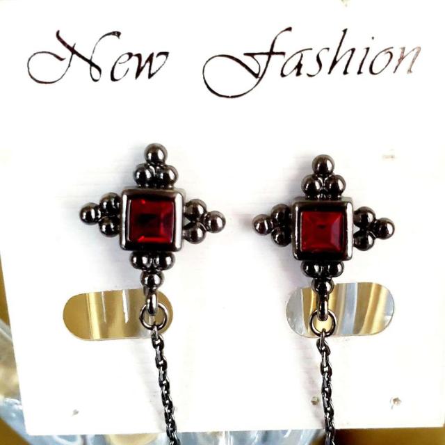 込み★渋い!ゴスロリ系★ロングイヤリング★ < 女性アクセサリー/時計  込み★渋い!ゴスロリ系★ロングイヤリング★ < 女性アクセサリー/時計の