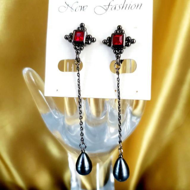 込み★渋い!ゴスロリ系★ロングイヤリング★ < 女性アクセサリー/時計  込み★渋い!ゴスロリ系★ロングイヤリング★ < 女性アクセサリー/時計の