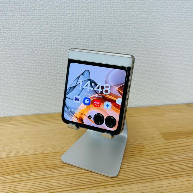 S 100% motorola razr 50d M-51E 256 GB 本体 < 家電/AV S 100% motorola razr 50d M-51E 256 GB 本体 < 家電/AVの
