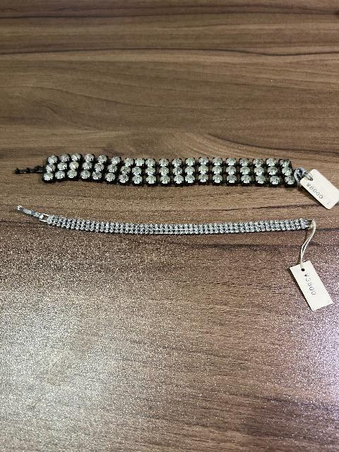 1.1万新品タグ付きCHARE-NA3連ブレスレット&Charenaブレスレット < 女性アクセサリー/時計 1.1万新品タグ付きCHARE-NA3連ブレスレット&Charenaブレスレット < 女性アクセサリー/時計の