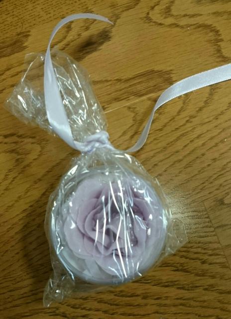 バラの花びらのせっけん ローズソープ プラケース入り プレゼン < 香水/コスメ/ネイル  バラの花びらのせっけん ローズソープ プラケース入り プレゼン < 香水/コスメ/ネイルの