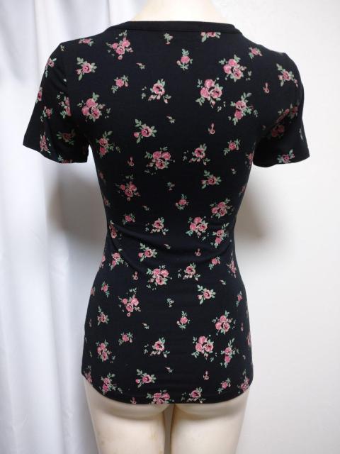 half palu 薔薇柄Tシャツ < 女性ファッション  half palu 薔薇柄Tシャツ < 女性ファッションの