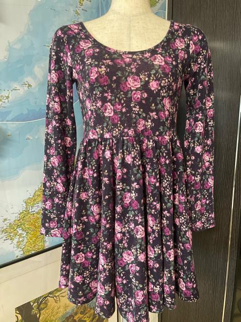 SHAKE SHAKE 花柄ワンピース 可愛い フリーサイズ < ブランド SHAKE SHAKE 花柄ワンピース 可愛い フリーサイズ < ブランドの