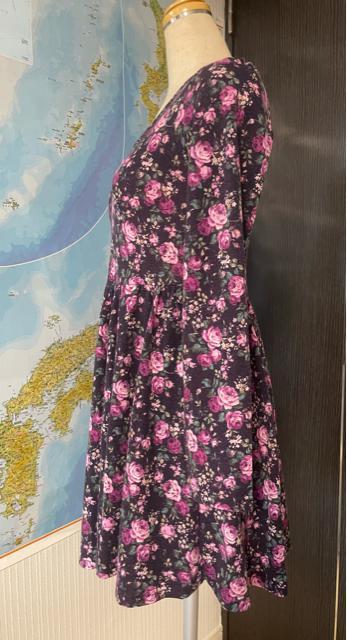 SHAKE SHAKE 花柄ワンピース 可愛い フリーサイズ < ブランド SHAKE SHAKE 花柄ワンピース 可愛い フリーサイズ < ブランドの