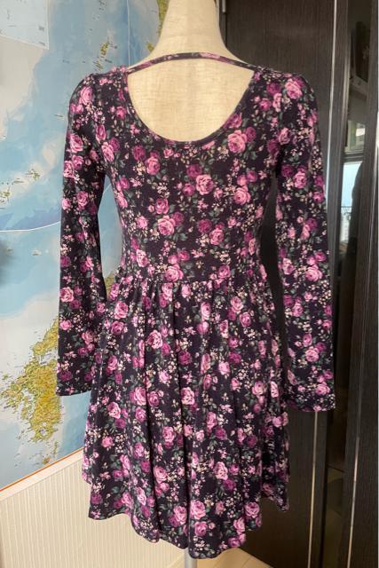 SHAKE SHAKE 花柄ワンピース 可愛い フリーサイズ < ブランド SHAKE SHAKE 花柄ワンピース 可愛い フリーサイズ < ブランドの