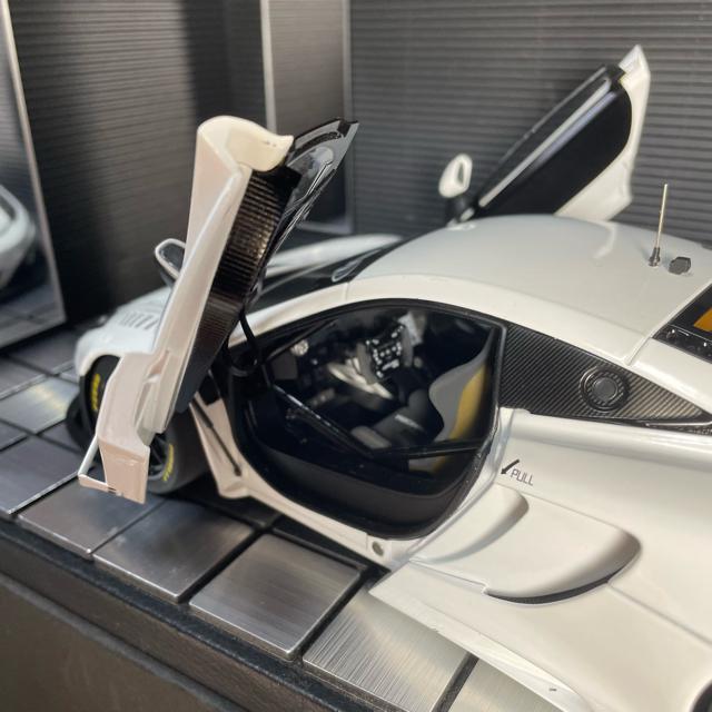 未展示品 オートアート 1/18 マクラーレン 12C GT3 ホワイト < ホビー  未展示品 オートアート 1/18 マクラーレン 12C GT3 ホワイト < ホビーの