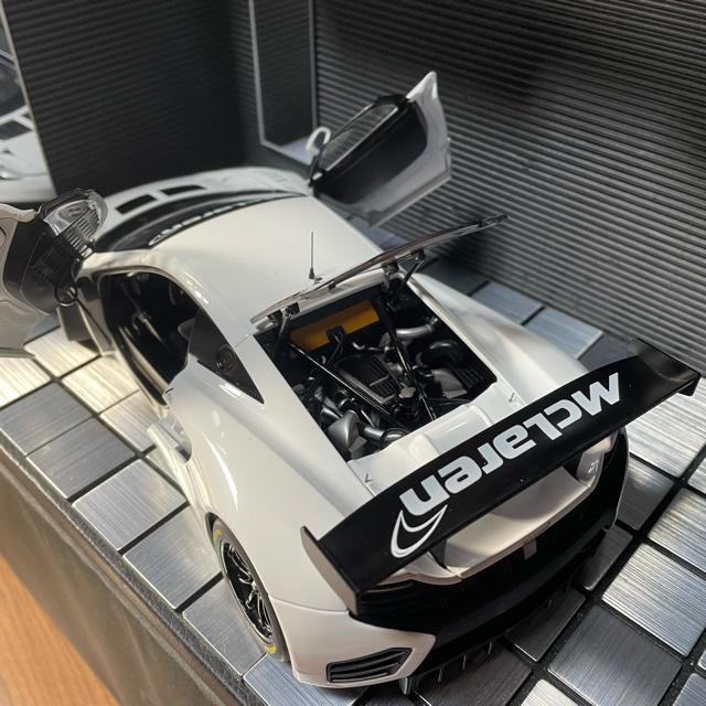 未展示品 オートアート 1/18 マクラーレン 12C GT3 ホワイト < ホビー  未展示品 オートアート 1/18 マクラーレン 12C GT3 ホワイト < ホビーの