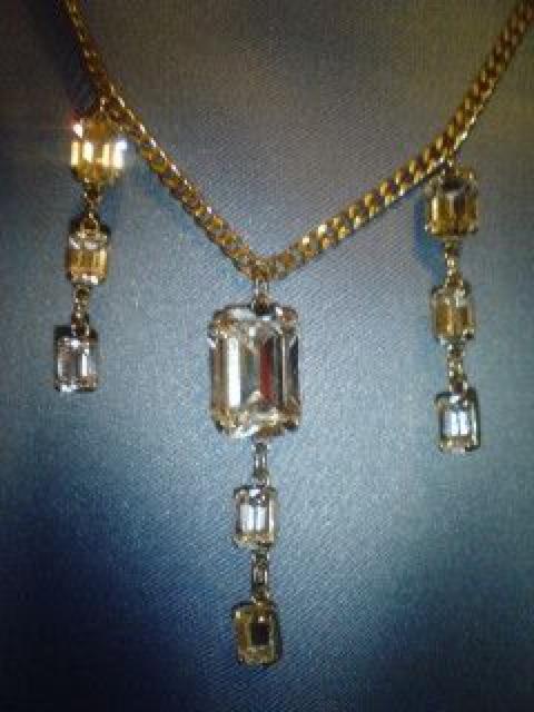 uhu` xnt̃lbNX  ANZT[/v 