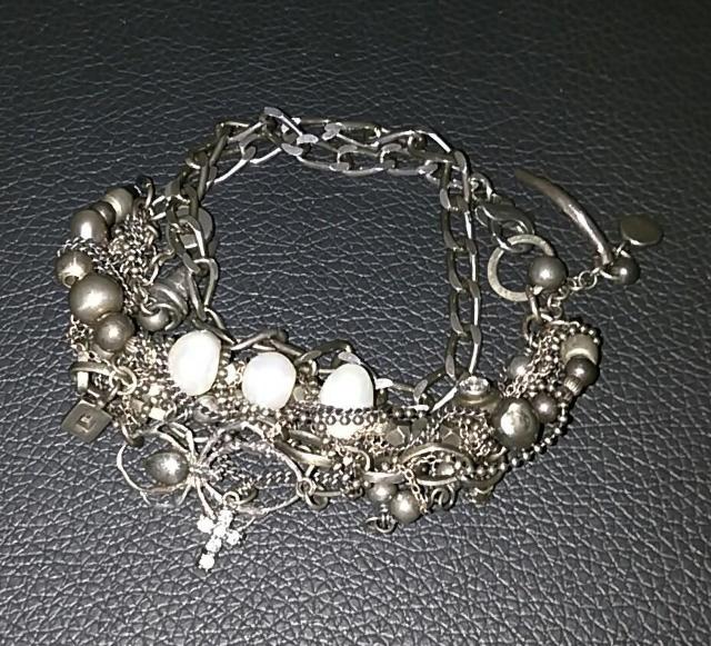 gunda ~[^gp[uX   jt@bV 