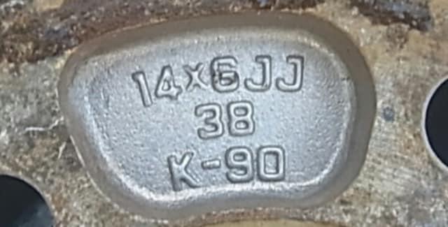 A~zC[@@4@rb`@114.3     @100@}`@X^bhX@DUNLOP@185/70.14  /oCN