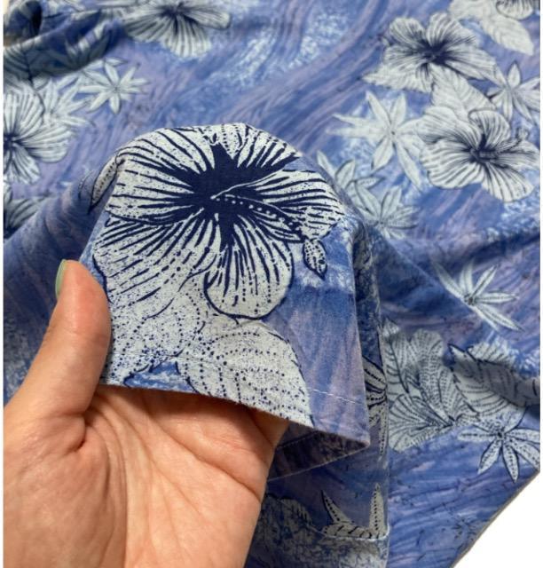 爽やかブルー系ハイビスカス柄◎アロハシャツ(M)美品 < 女性ファッション 爽やかブルー系ハイビスカス柄◎アロハシャツ(M)美品 < 女性ファッションの