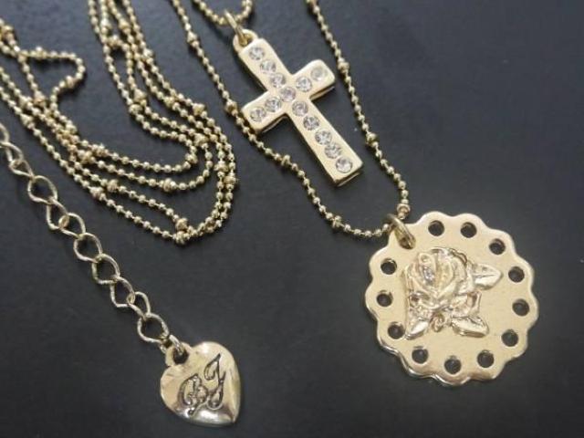 新品ゴスロリ姫系薔薇と十字架ネックレスBETSEY JOHNSON < 女性アクセサリー/時計 新品ゴスロリ姫系薔薇と十字架ネックレスBETSEY JOHNSON < 女性アクセサリー/時計の