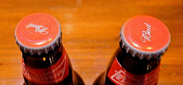 空瓶★バドワイザー★Budweiser★王冠付き★ハンドメイド★素材★工作用★ガラスアート★小道具★オブジェ★インテリア★送料無料 < ペット/手芸/園芸  空瓶★バドワイザー★Budweiser★王冠付き★ハンドメイド★素材★工作用★ガラスアート★小道具★オブジェ★インテリア★送料無料 < ペット/手芸/園芸の