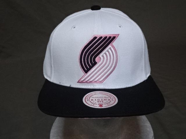 【Mitchell & Ness】 NBA トレイルブレイザーズ  ロゴ キャップ 白 < 男性ファッション  【Mitchell & Ness】 NBA トレイルブレイザーズ  ロゴ キャップ 白  < 男性ファッションの