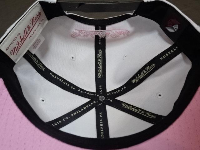 【Mitchell & Ness】 NBA トレイルブレイザーズ  ロゴ キャップ 白 < 男性ファッション  【Mitchell & Ness】 NBA トレイルブレイザーズ  ロゴ キャップ 白 < 男性ファッションの