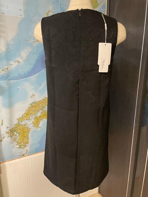 黒のノースリーブひざ丈ワンピース < 女性ファッション  黒のノースリーブひざ丈ワンピース  < 女性ファッションの