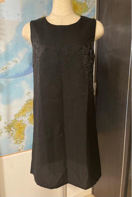 黒のノースリーブひざ丈ワンピース < 女性ファッション  黒のノースリーブひざ丈ワンピース < 女性ファッションの