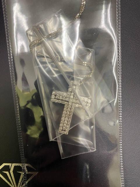 【新品未使用】鑑別書付 天然ダイヤモンド クロスネックレス K18WG 45.5cm ラウンドブリリアントカット < 女性アクセサリー/時計 【新品未使用】鑑別書付 天然ダイヤモンド クロスネックレス K18WG 45.5cm ラウンドブリリアントカット < 女性アクセサリー/時計の