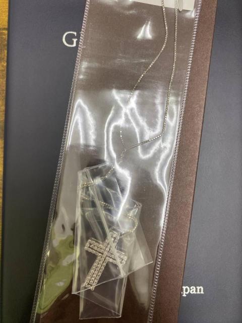 【新品未使用】鑑別書付 天然ダイヤモンド クロスネックレス K18WG 45.5cm ラウンドブリリアントカット < 女性アクセサリー/時計 【新品未使用】鑑別書付 天然ダイヤモンド クロスネックレス K18WG 45.5cm ラウンドブリリアントカット < 女性アクセサリー/時計の