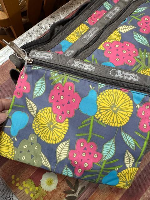 感謝を込めて★LeSportsac極美品ショルダーバック・ポーチ★ナチュラル系セットアップ★1000円スタート < ブランド 感謝を込めて★LeSportsac極美品ショルダーバック・ポーチ★ナチュラル系セットアップ★1000円スタート < ブランドの