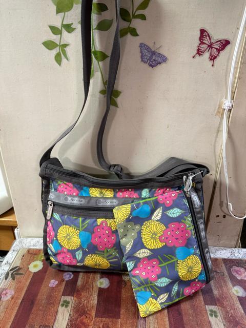 感謝を込めて★LeSportsac極美品ショルダーバック・ポーチ★ナチュラル系セットアップ★1000円スタート < ブランド 感謝を込めて★LeSportsac極美品ショルダーバック・ポーチ★ナチュラル系セットアップ★1000円スタート < ブランドの