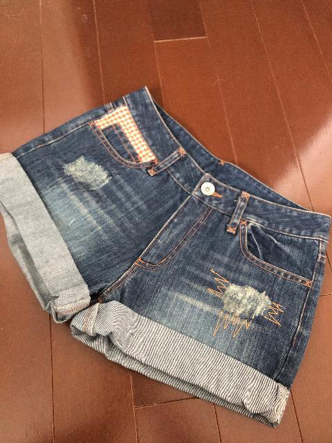 新品〈デニムショートパンツ〉ANITA ARENBERG/アニタアレンバーグ(ダメージ)Mサイズ < 女性ファッション  新品〈デニムショートパンツ〉ANITA ARENBERG/アニタアレンバーグ(ダメージ)Mサイズ  < 女性ファッションの